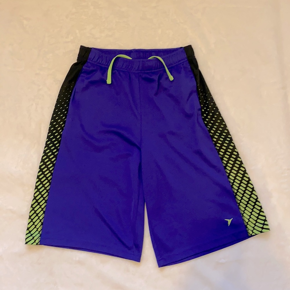 Boys Old Navy Go-Dry active shorts-size XL (14-16)